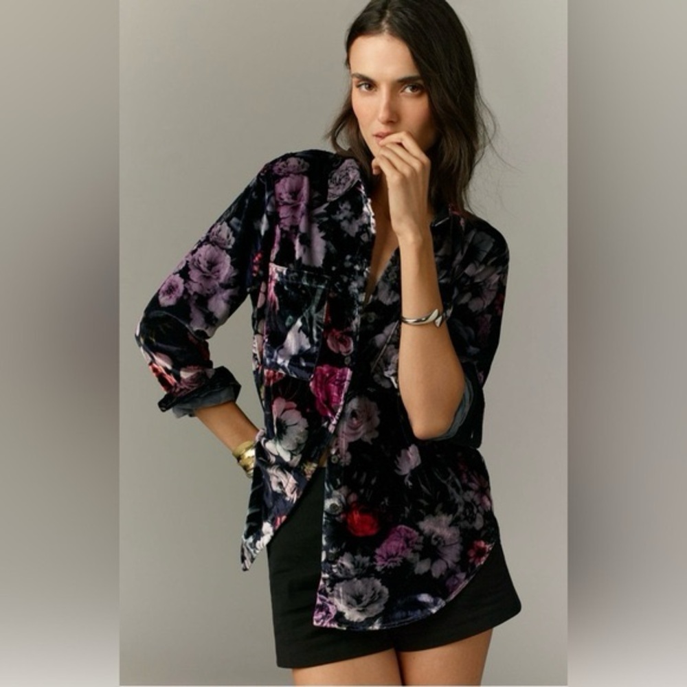 Pilcro Anthropologie Hadley Velvet Floral Buttondown Blouse NWT Size M